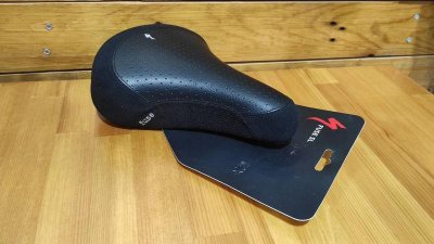 NOS NIB &Sigma;έ&lambda;&alpha; Specialized FUSE SuperLight Jumping Seat with CR-MO Rails 9mm